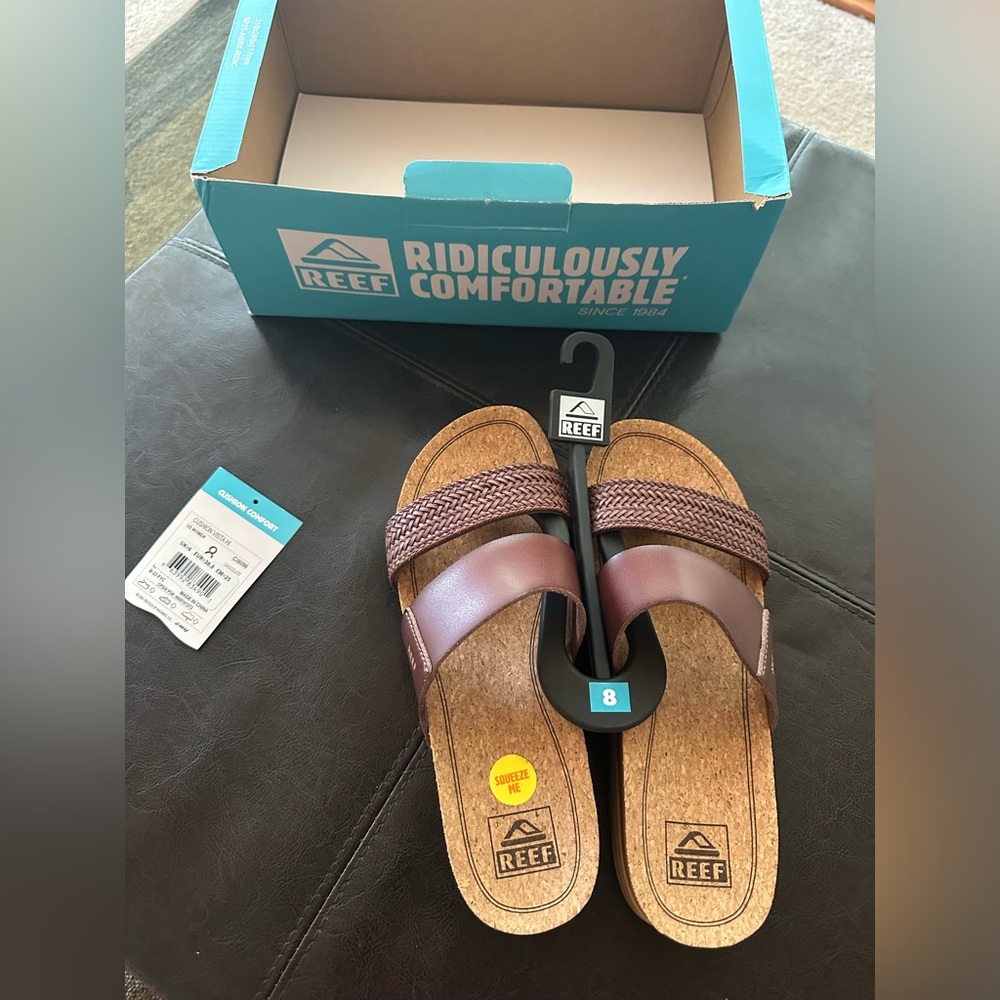 Reef sandals women’s size 8